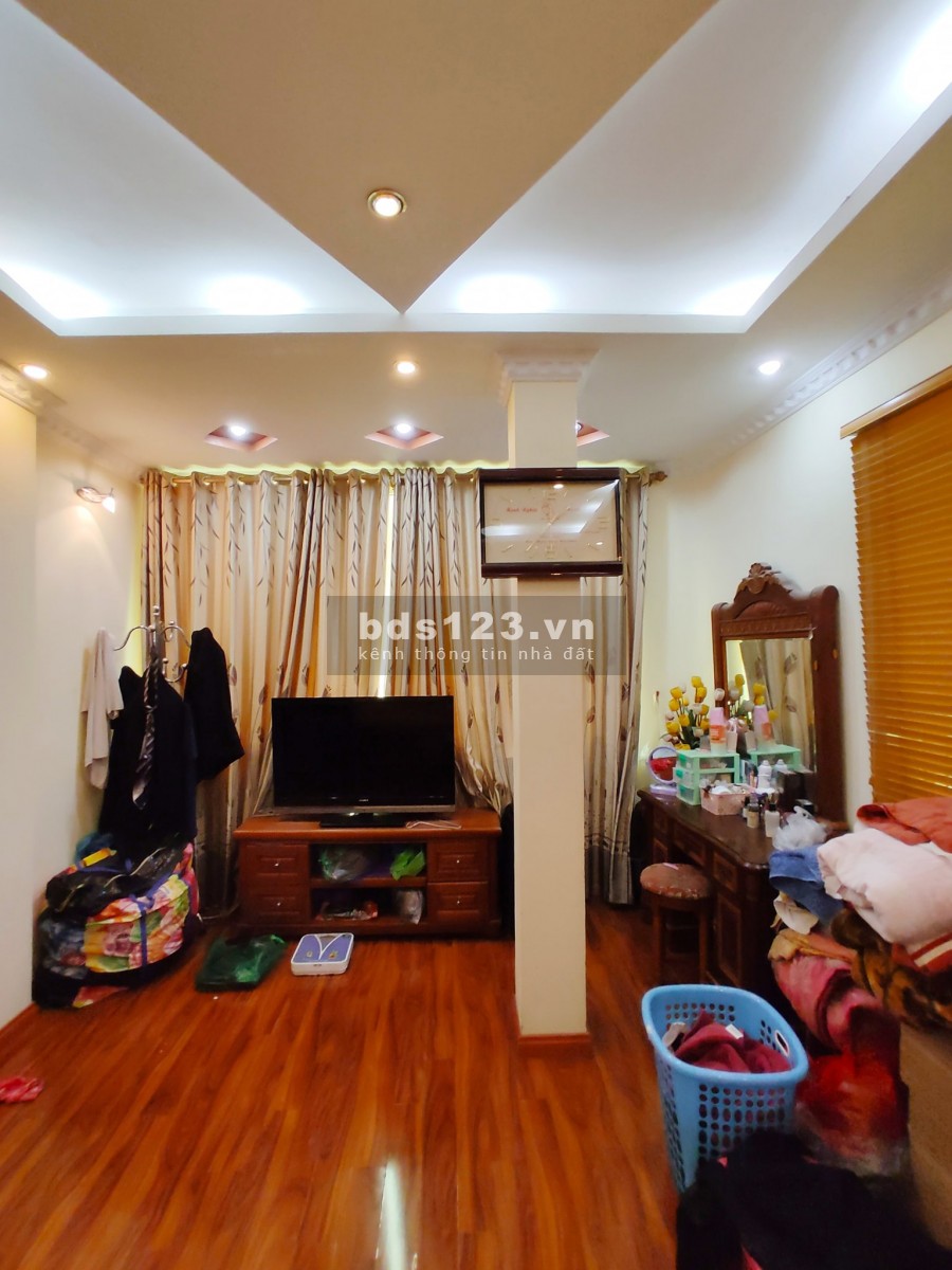 Bán nhà Thanh Nhàn lô góc ô tô qua nhà Kinh Doanh
