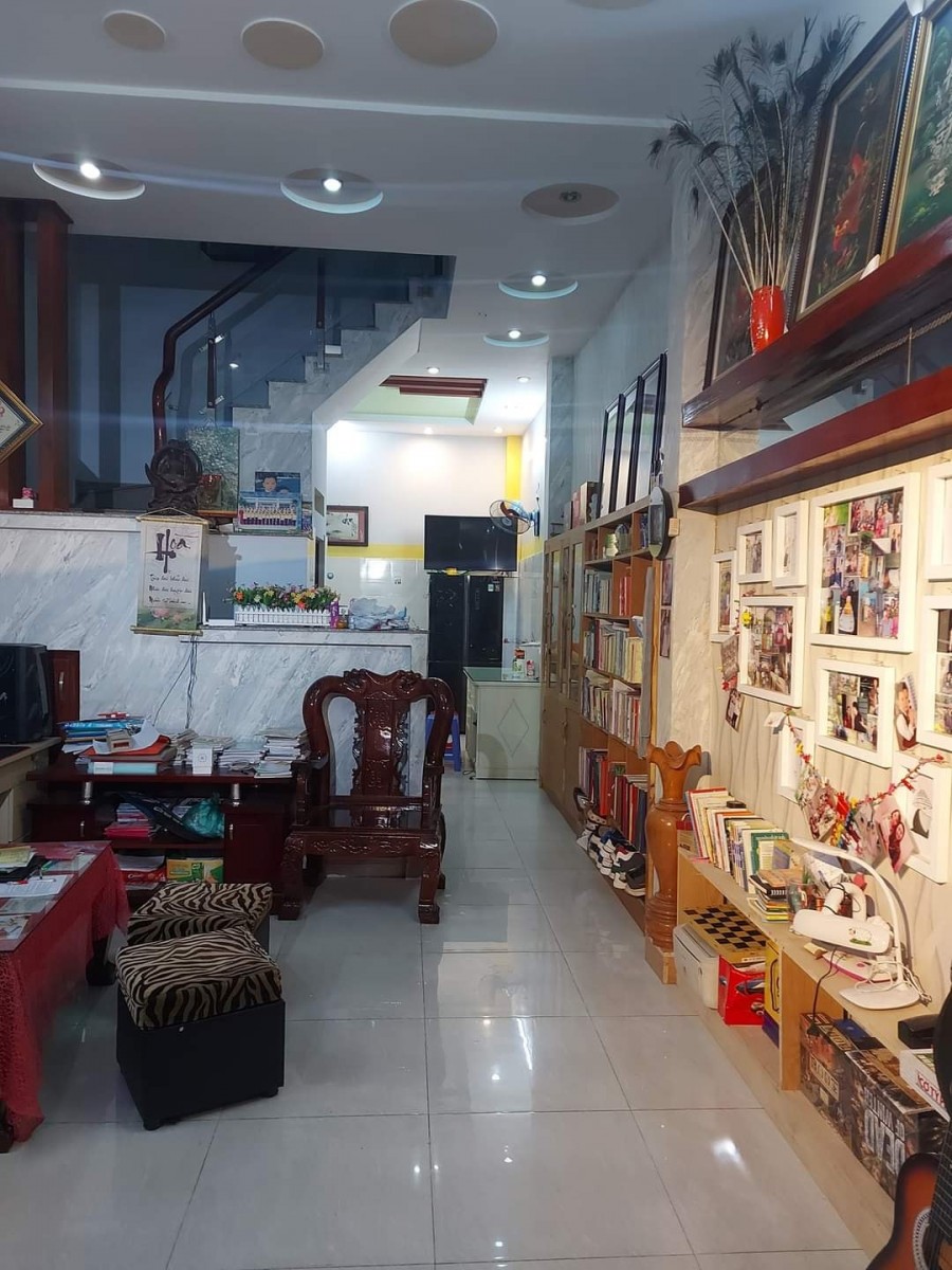 Nhà đẹp hiện đại, 5 tầng đúc, khu Vip hxt, cực kỳ sầm uất, giá 5.9 tỷ