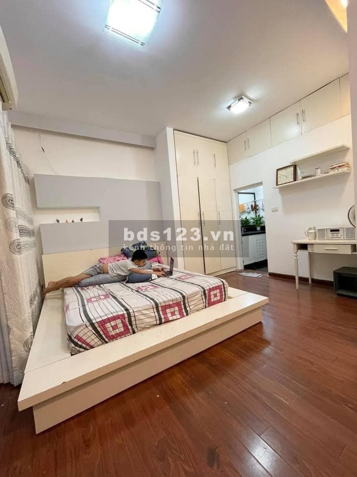 Bán nhà Thái Hà, phân lô, 40m2,4 tầng, MT5m, 4.5 tỷ. Sổ đỏ, nhà đẹp, ở ngay