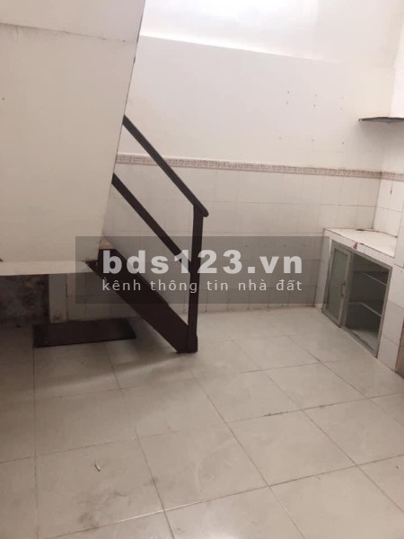 Quận 10 hẻm trước nhà 5m dt 35m2 giá nhỉnh 4 tỷ, kết cấu 1 trệt 1 lầu