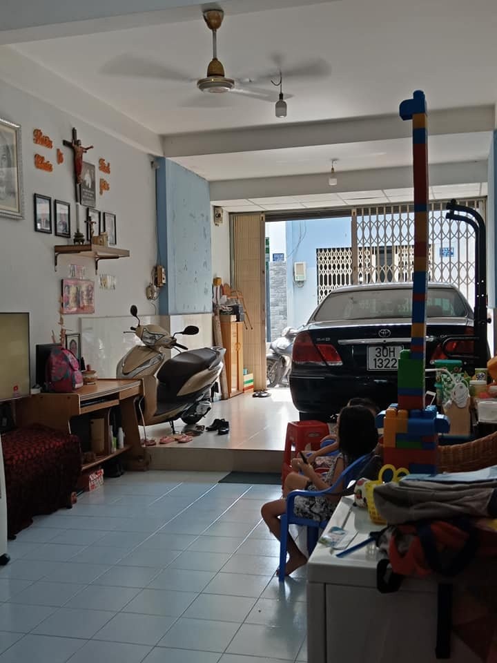 Bán nhà Tân Phú 72m2 2 tầng Giá 6,4 tỷ HXH tránh cần bán gấp