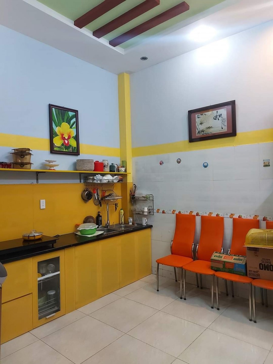 Nhà đẹp hiện đại, 5 tầng đúc, khu Vip hxt, cực kỳ sầm uất, giá 5.9 tỷ