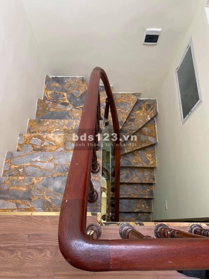 Bán nhà Hoàng Mai 33m2 tầng 1, dt 35m2 tầng 2, 4 tầng, mặt tiền 3.1m, Giá 3.65 tỷ