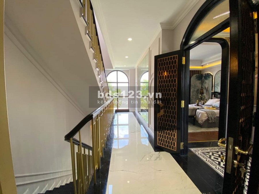 Kẹt vốn kinh doanh cần biệt thự nghỉ dưỡng siêu đẹp, 5 tầng đúc