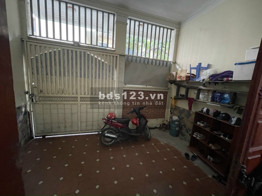 Quá hiếm Quận Cầu Giấy, đầu tư tốt, phố Dịch Vọng 80m2, 4 tầng, mt 5m, giá 5.8 tỷ