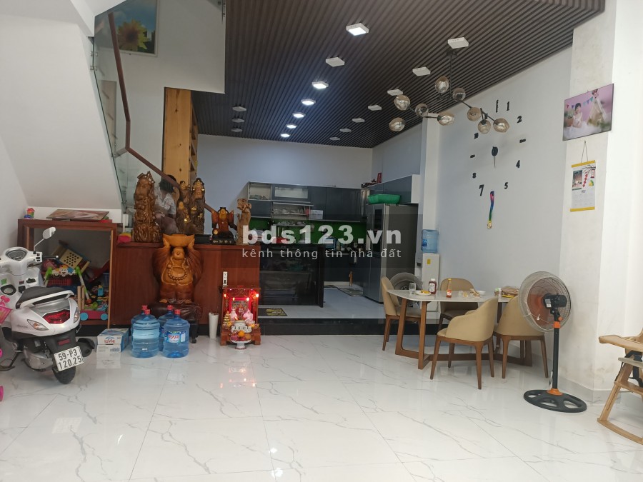 Bán Nhà Quận 10 đường Ba Tháng Hai dt 6.3x15m 4 tầng gần nhà…