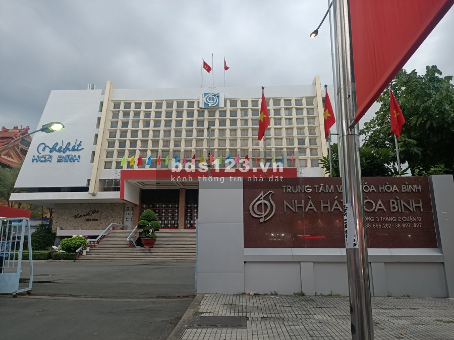 Bán Nhà Quận 10 đường Ba Tháng Hai dt 6.3x15m 4 tầng gần nhà…