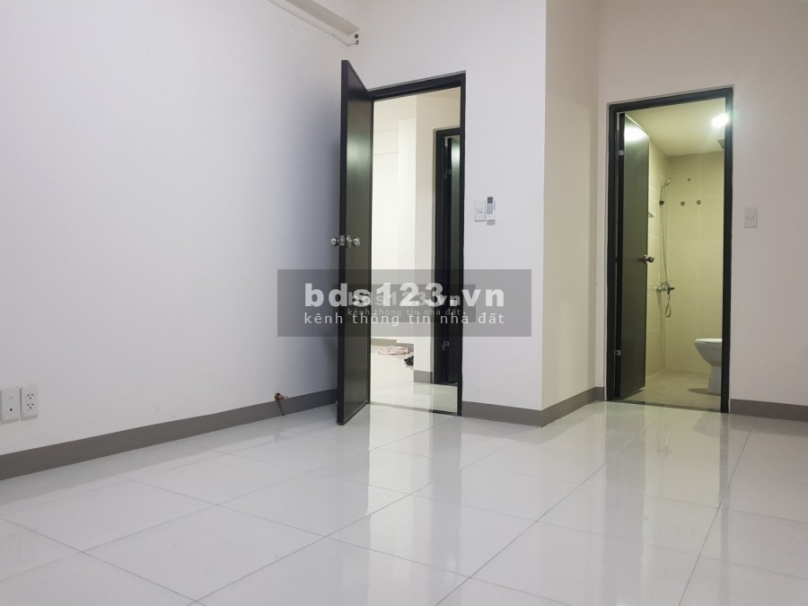 Tìm bạn nữ ở ghép, ưu tiên đi làm, phòng trong chung cư Sky 9, đủ đồ dùng, vào ở ngay, giá 2 triệu/tháng