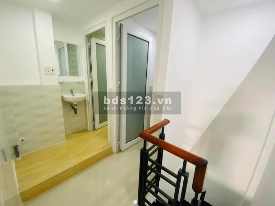 Nhà 3 tầng kiên cố, hẻm xe hơi Phạm Phú Thứ, Khu Bàu Cát. 4,8 tỷ