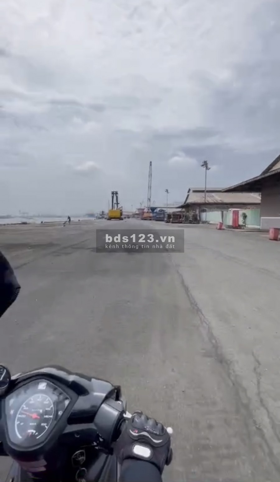 Cho thuê kho xưởng 1700m2- 3400m2- 5100m2 Nguyễn Tất Thành Q4