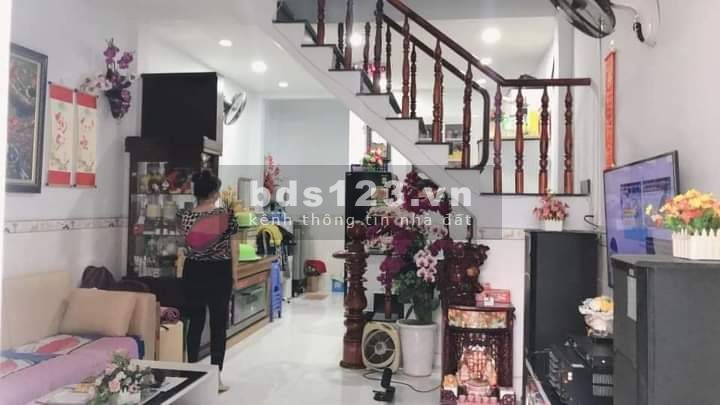 Bán gấp Nhà 3 tỷ hơn Thống Nhất Phường 16 Gò Vấp 40m2 hẻm xe hơi
