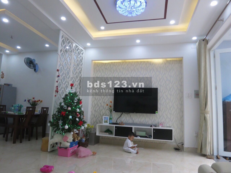 Bán nhà 5x15 cuối đường Phan Văn Hớn Sổ riêng 380 triệu nhận nhà ở