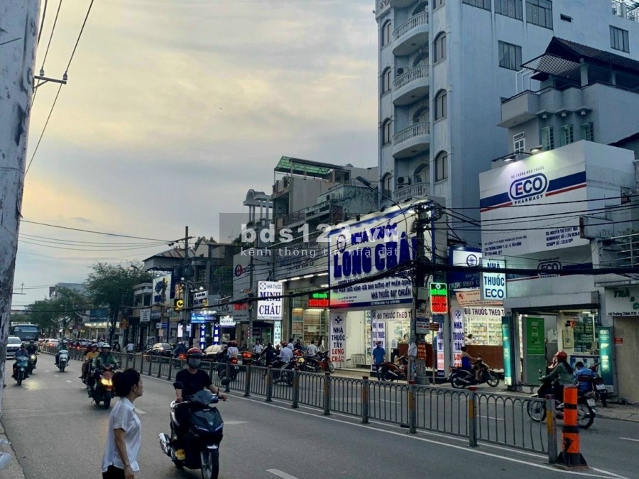 Bán nhà Mặt tiền Trường Chinh, Tân Bình, dt 108m2, 5 tầng, giá 21 tỷ