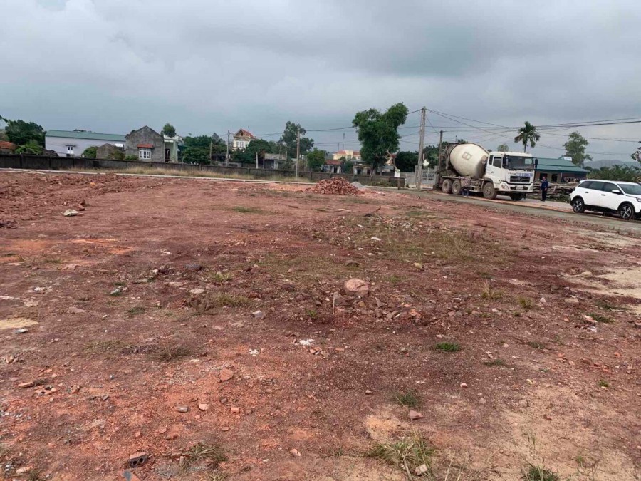 Duy nhất lô đất diện tích khoảng 93m2 đất ở đô thị.Vị trí đất nằm trong khu vực quy hoạch ổn định, dân trí cao
