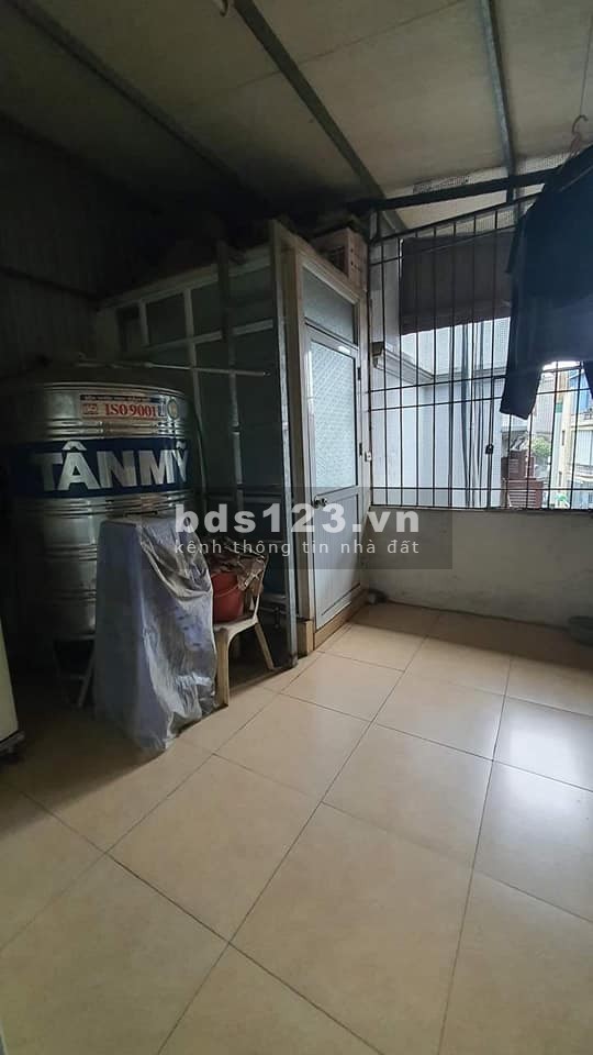 Tin được không cách một nhà ra mặt phố Khâm Thiên, kinh doanh tốt 2.4 tỷ