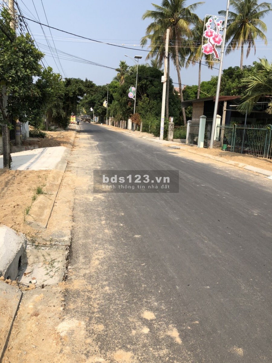 Cần bán gấp lô đất mặt tiền đường nhựa Lê Lai thị trấn Cam Đức ngay trung tâm hành chính huyện