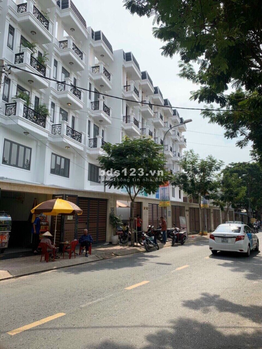 Bán nhà thới an nhà phố 1 trệt 4 lầu diện tích 80m2 đường 12m Q12