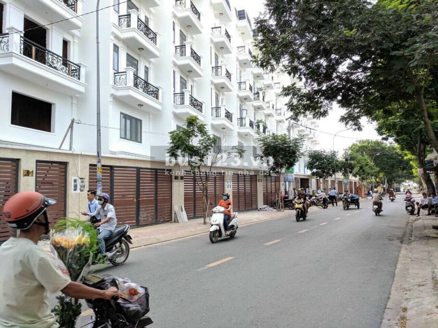Bán nhà thới an nhà phố 1 trệt 4 lầu diện tích 80m2 đường 12m Q12