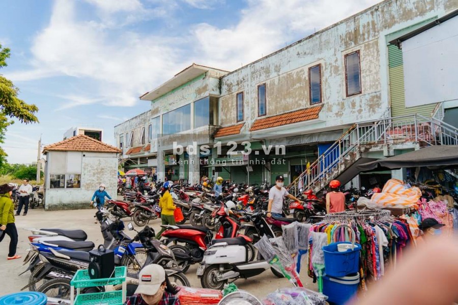 Sức hấp dẫn của khu phố chợ sầm uất nhất tại khu vực