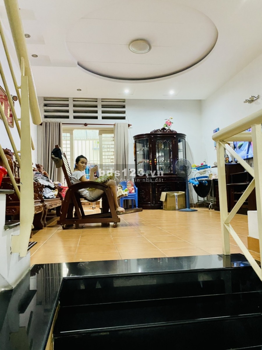 Bán nhà mặt tiền kinh doanh khu dân cư Hồng Long phường Hiệp Bình Phước Tp. Thủ Đức