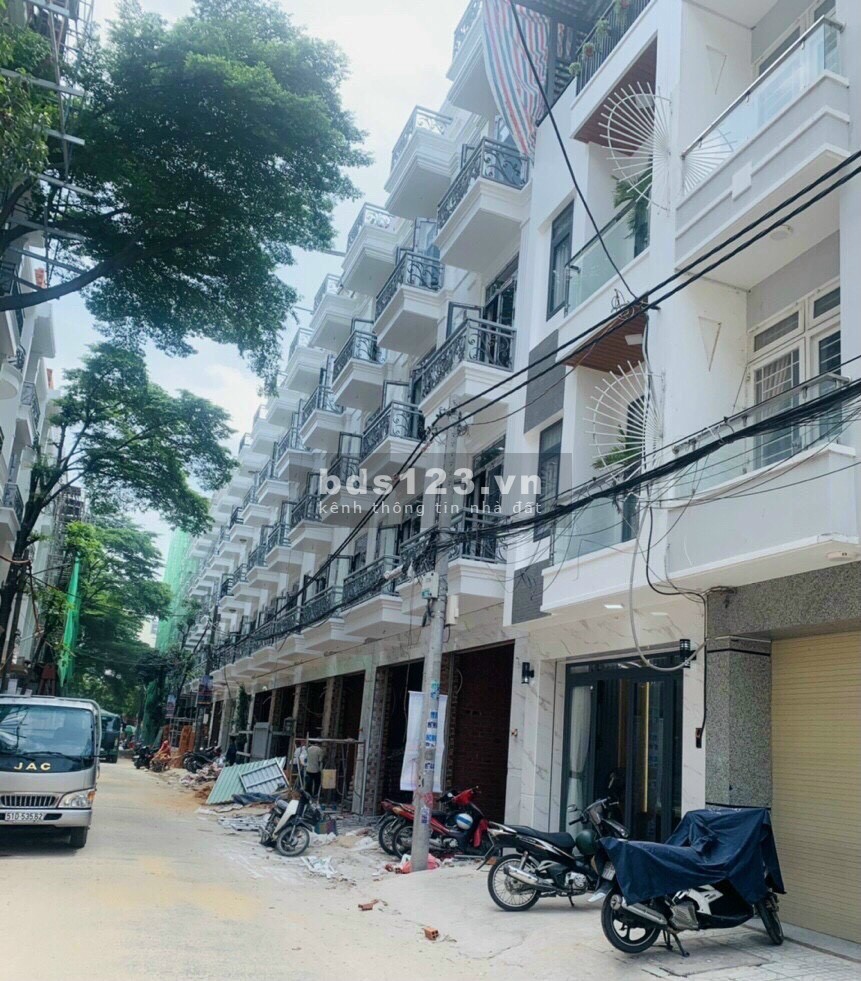 Bán nhà phố 140M2 2 mặt tiền đường lớn, khu dân cư đông, tiện cho thuê và kinh doanh, có thang máy