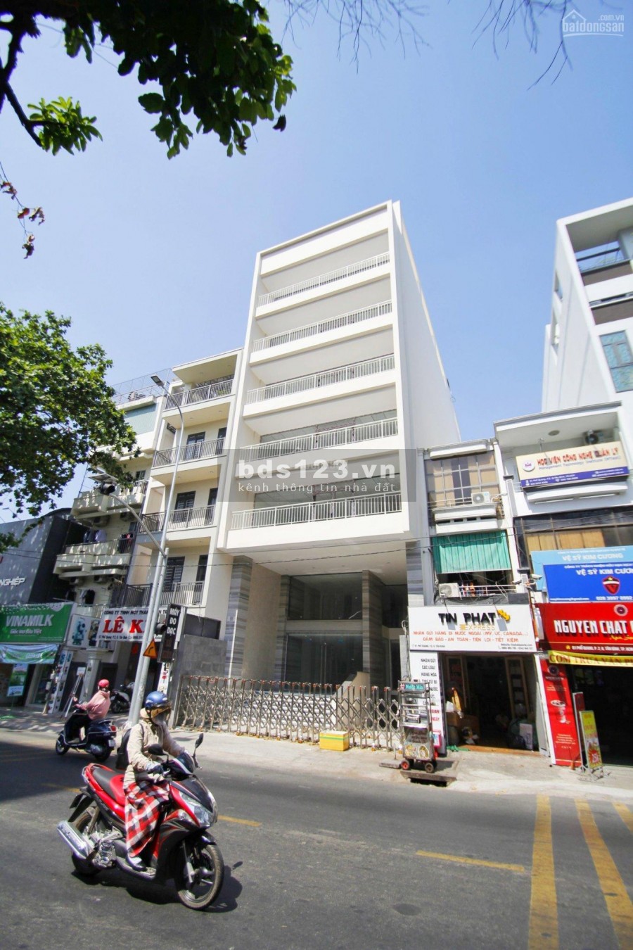 Cho thuê tòa nhà MT Phổ Quang P2 Tân Bình hầm 6 lầu sân thượng (9x30m)