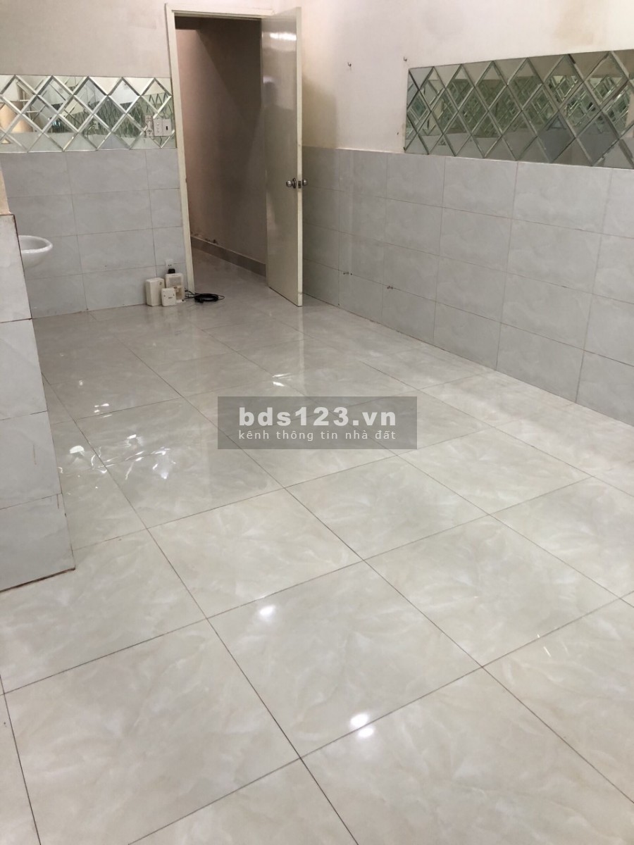 Cho thuê nhà nguyên căn Mt Nguyễn Trọng Tuyển P8 Phú Nhuận 5x20m ngay gần ngã tư thuận tiện kinh doanh thời trang, spa, salon tóc