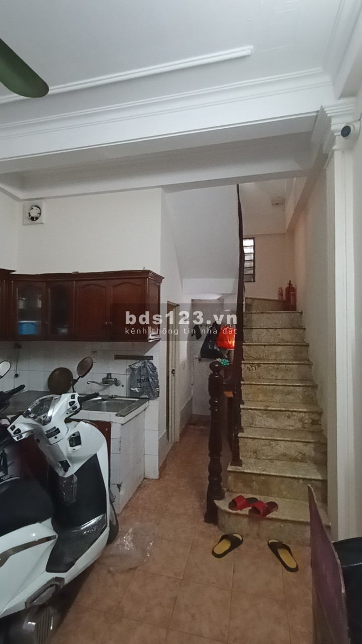 Cho thuê nhà Ngõ 72 Nguyễn Trãi, 4T*3PN, điều hòa, nóng lạnh, ngõ 3 gác