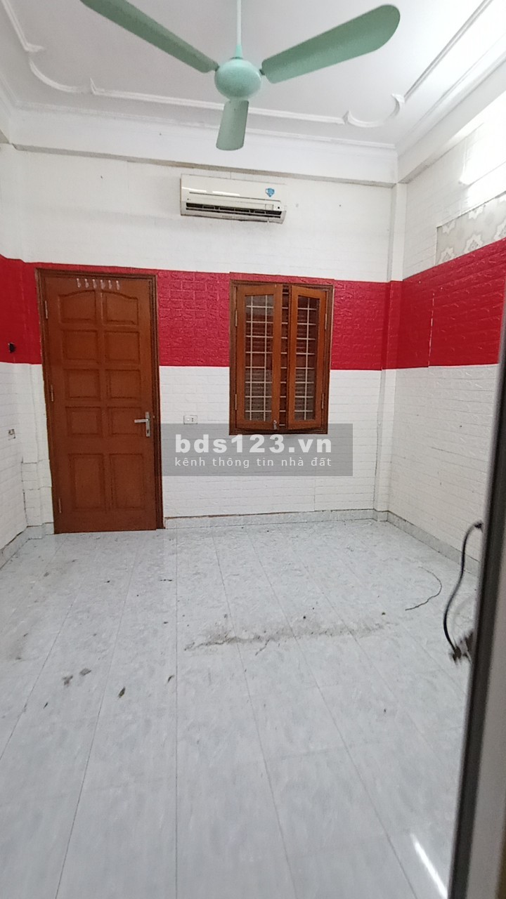 Cho thuê nhà Ngõ 72 Nguyễn Trãi, 4T*3PN, điều hòa, nóng lạnh, ngõ 3 gác