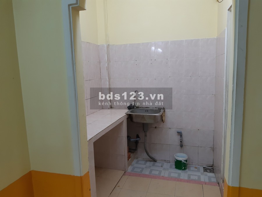 Cho thuê nhà nguyên căn Hẻm 303 Đoàn Văn Bơ, P.13, Q4