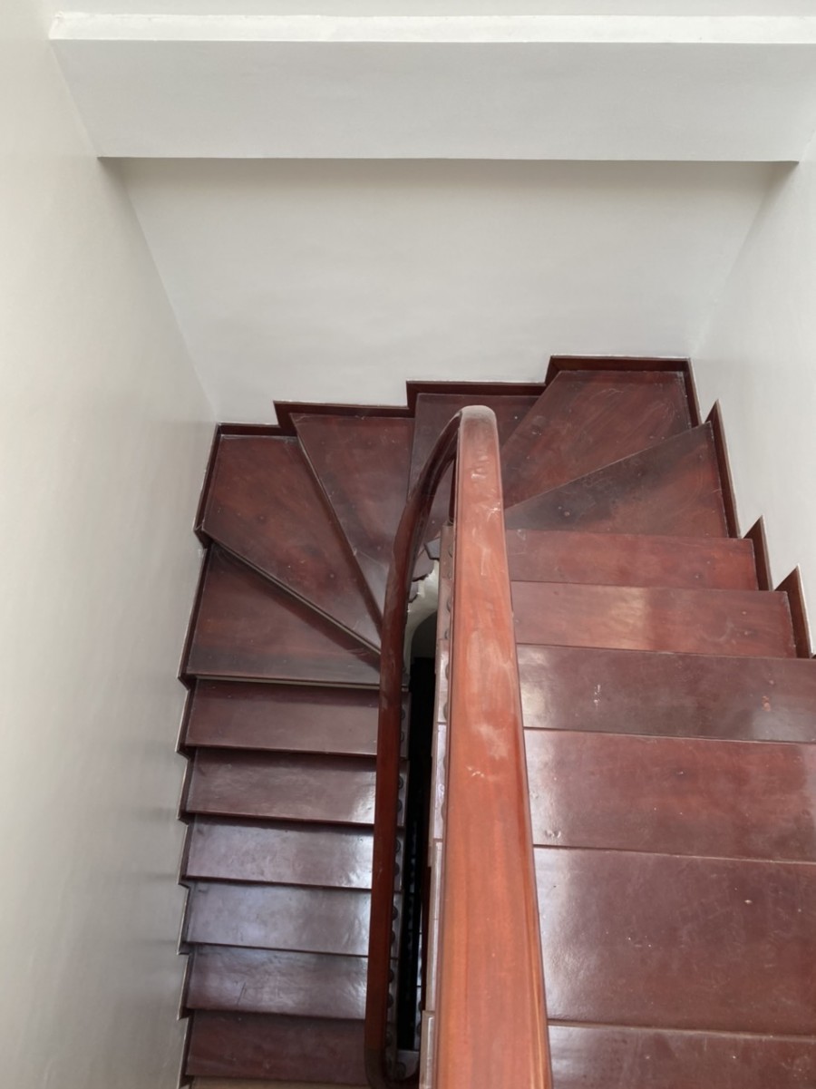 Bán nhà khu phân lô Hoàng Cầu,7 tầng thang máy, dt 65m2, mt 4.6m, giá 16 tỷ