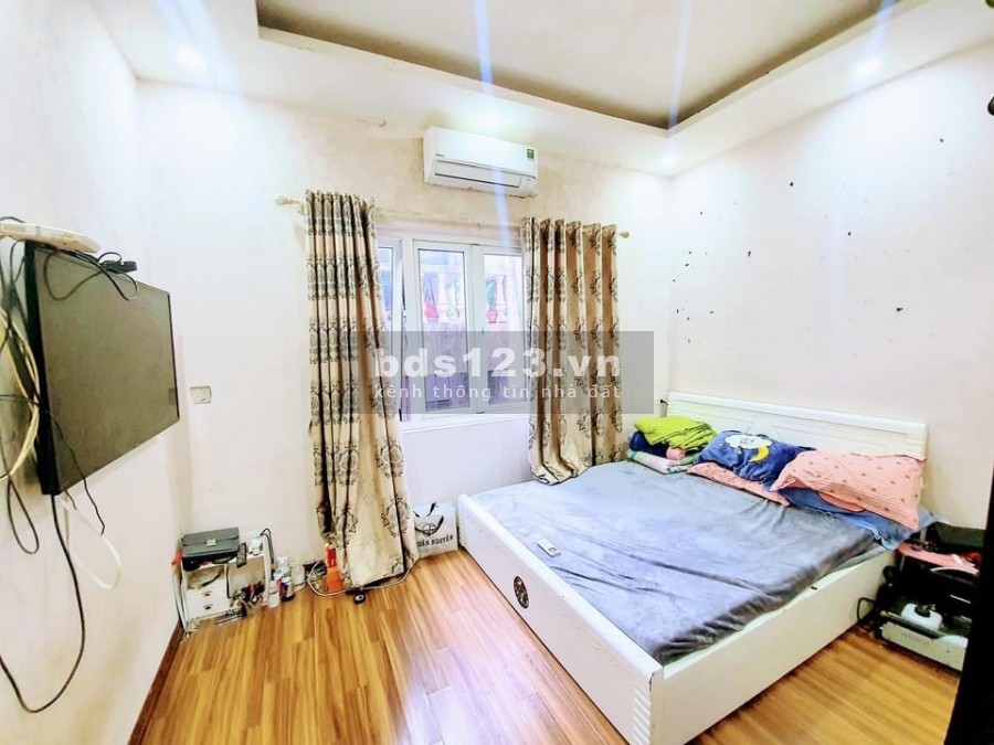 Bán nhà 4tầng 44m*4.6m Trần Khát Chân Hai Bà Trưng ngõ ba gác lô góc, gần phố