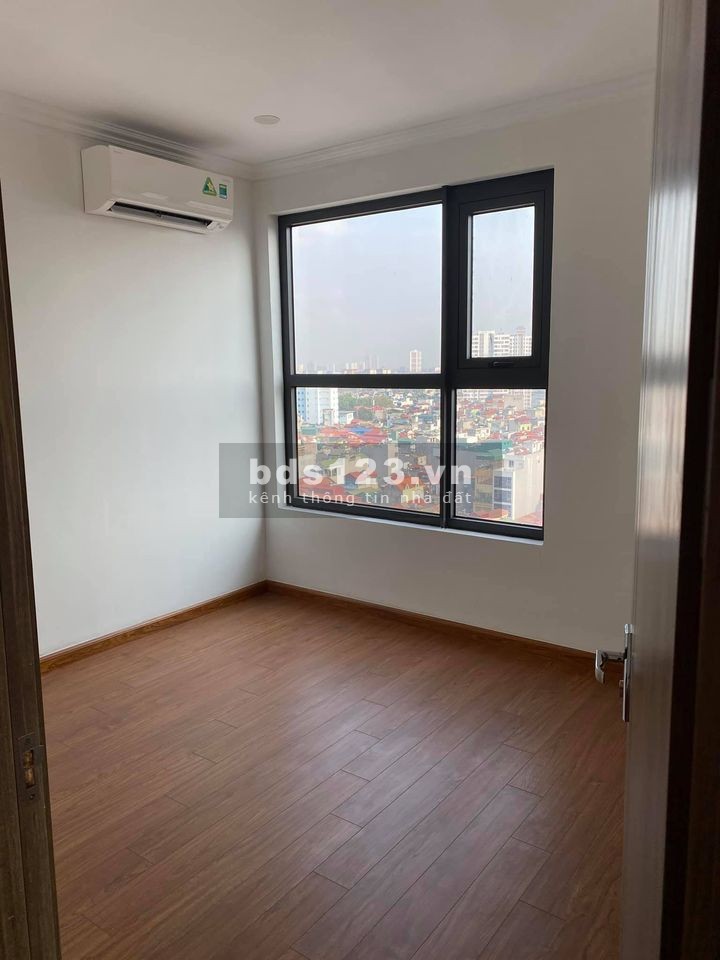 Cho thuê chung cư 317 Trường Chinh 3 phòng ngủ đồ cơ bản 10.5 triệu được làm vp. Lh 0377983070