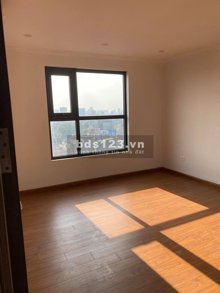 Cho thuê chung cư 317 Trường Chinh 3 phòng ngủ đồ cơ bản 10.5 triệu được làm vp. Lh 0377983070