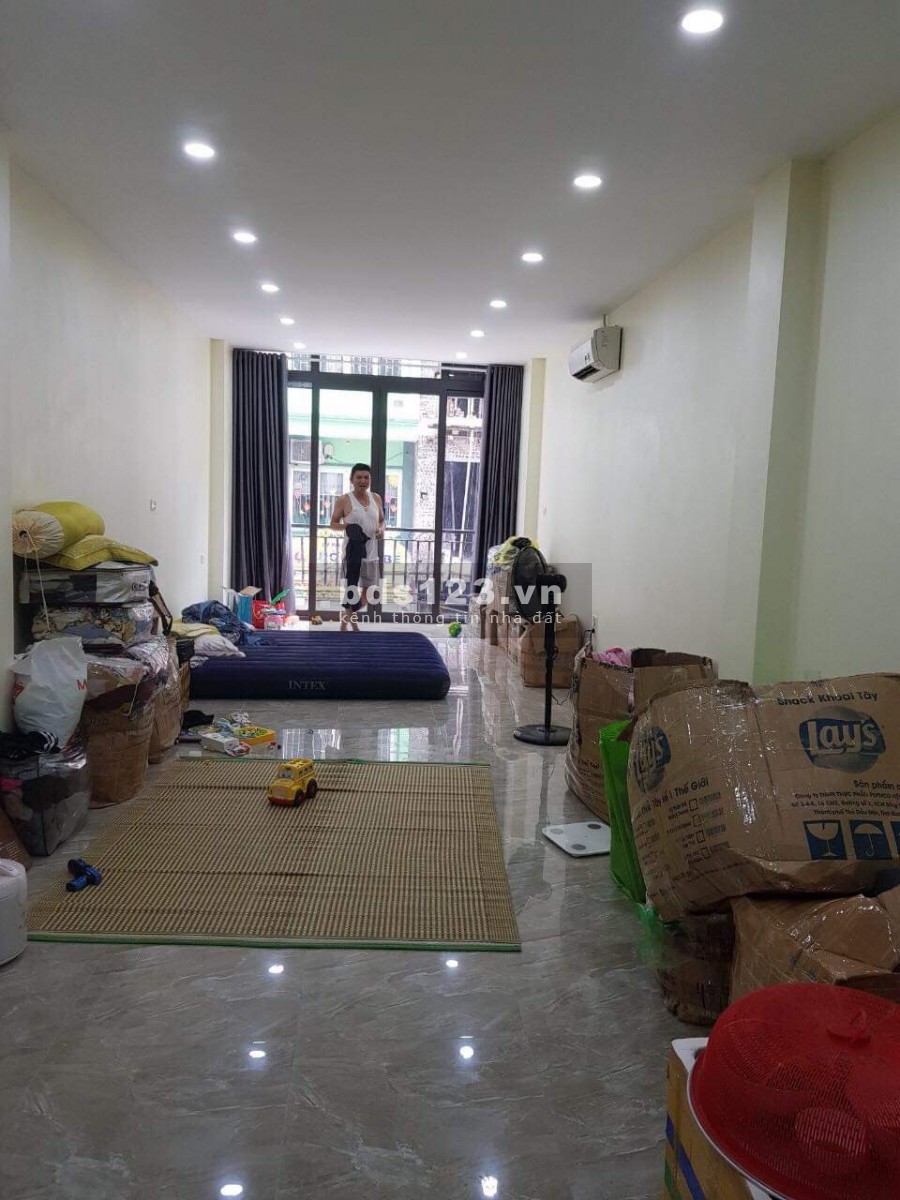 Khu Phân Lô, Đường Phú Diễn 45m, 5Tầng, Mặt tiền: 4m, vỉa Hè 4m - kinh Doanh