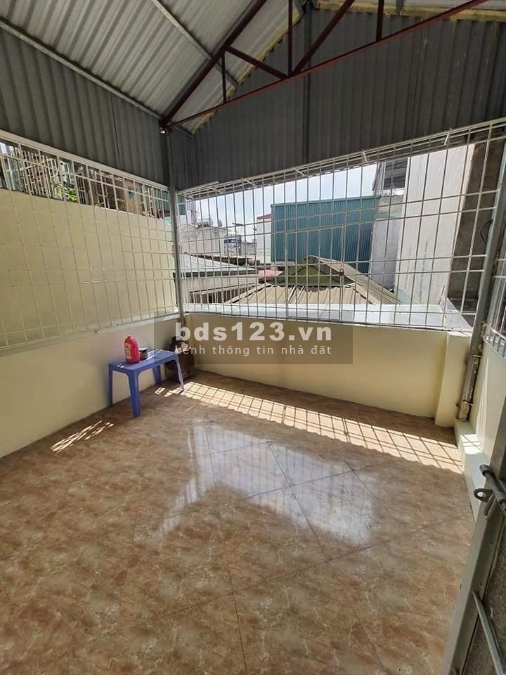 Bán nhà 43m2, 3 tầng phố Đội Cấn, chỉ 3.7 tỷ, có thương lượng, 2 mặt thoáng, gần phố, gần ô tô