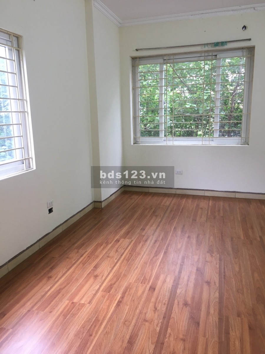 Cần tiền muốn bán nhanh nhà Ngọc Thụy 60m2, Gara oto, 3.25 tỷ