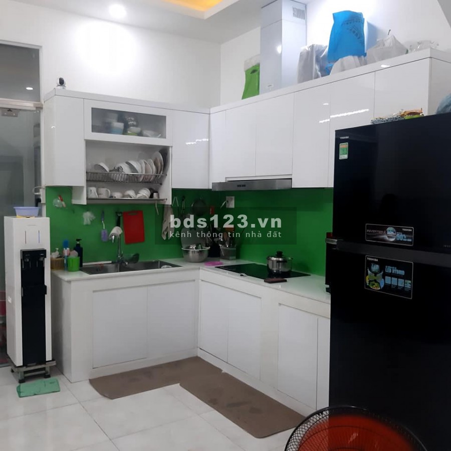 Nhà mới đẹp ở ngay, hẻm xe hơi 2 căn ra mặt tiền, sát chợ Hiệp Bình, dt 51m2, giá chỉ 6.1 tỷ, có thượng lượng