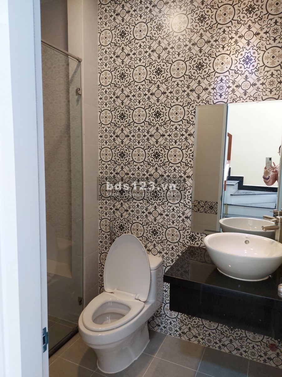 Mặt tiền Trịnh Đình Trọng số 291 , 77m2 ,4.3x18m, 3 tầng,HXH, Nhà đẹp,Sổ hồng. chỉ 11.9 tỷ