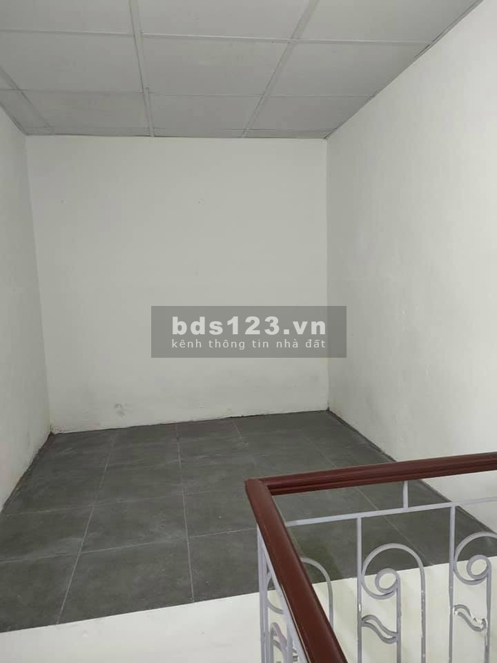 Bán nhà Diện Tích 30m2, 3tầng, mặt tiền 5.9m. Giá 2.3 tỷ