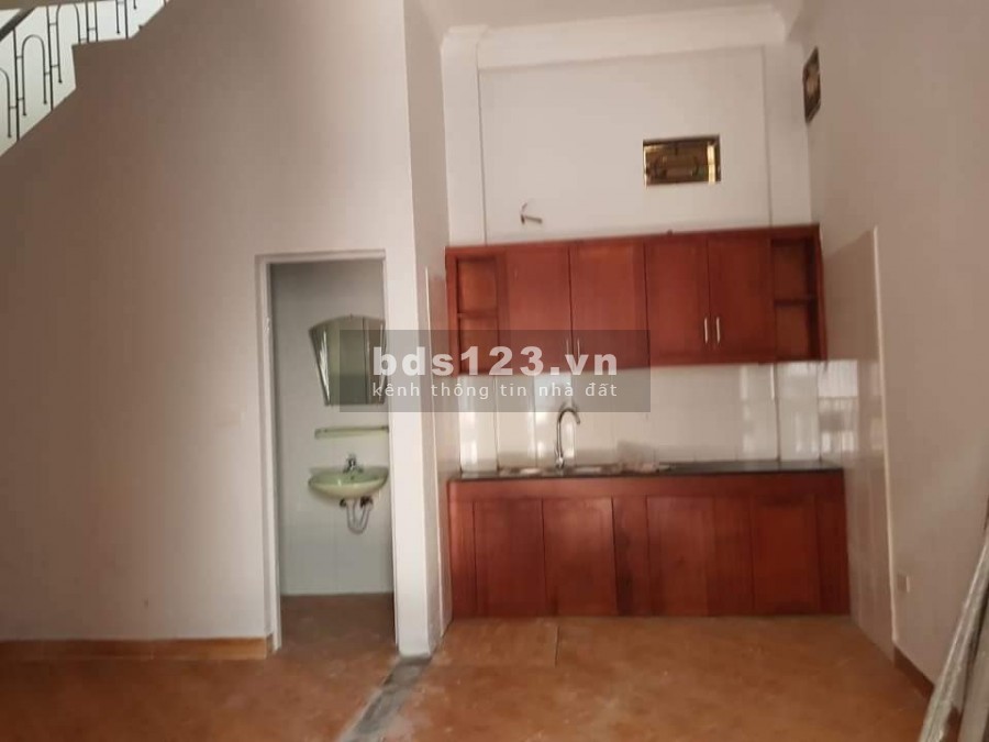 Bán nhà Diện Tích 30m2, 3tầng, mặt tiền 5.9m. Giá 2.3 tỷ