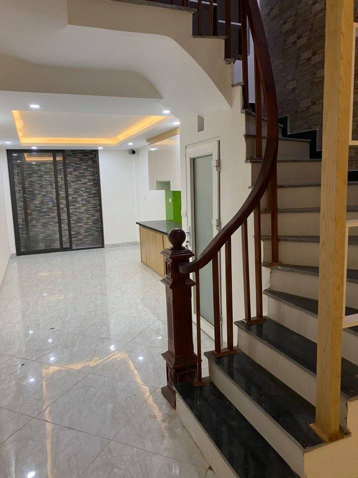 Cần bán nhà riêng phố Kim Giang 4,5 tầng dt 48m nhỉnh 3 tỷ, cách ô tô 10m