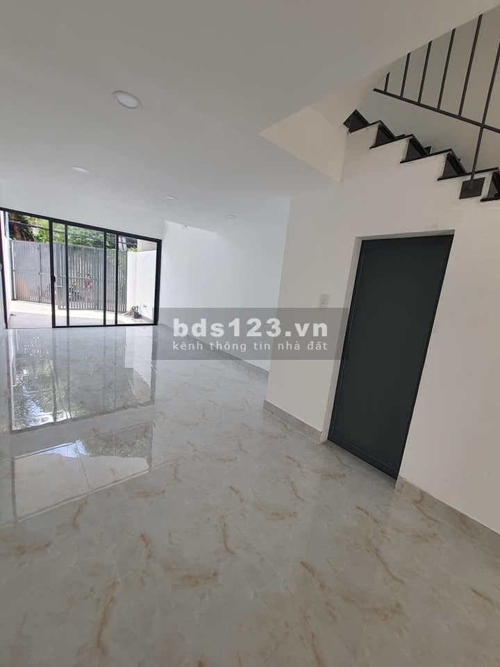 Bán Nhà Phố Trung Tâm Quận Gò Vấp. DT: 57m2. LH: 0932155399.