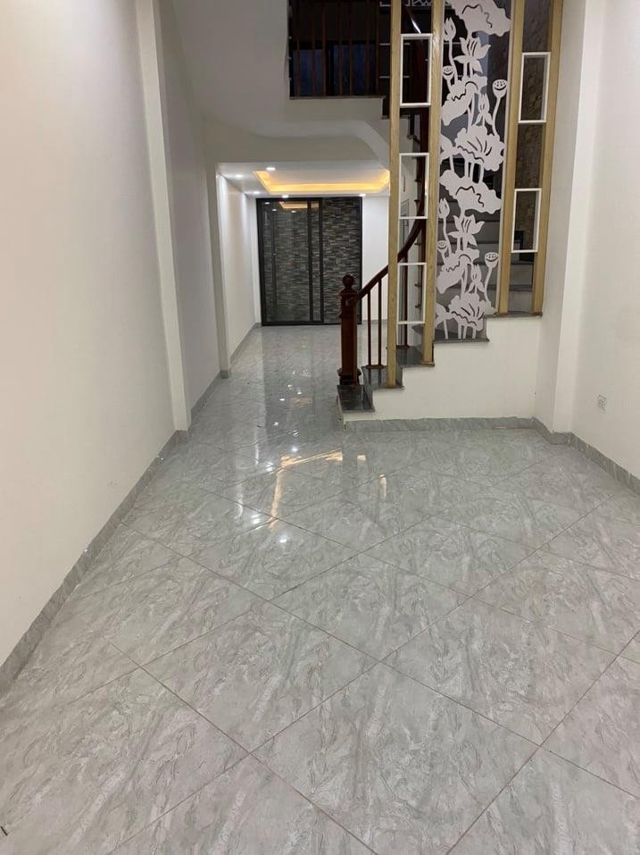 Cần bán nhà riêng phố Kim Giang 4,5 tầng dt 48m nhỉnh 3 tỷ, cách ô tô 10m