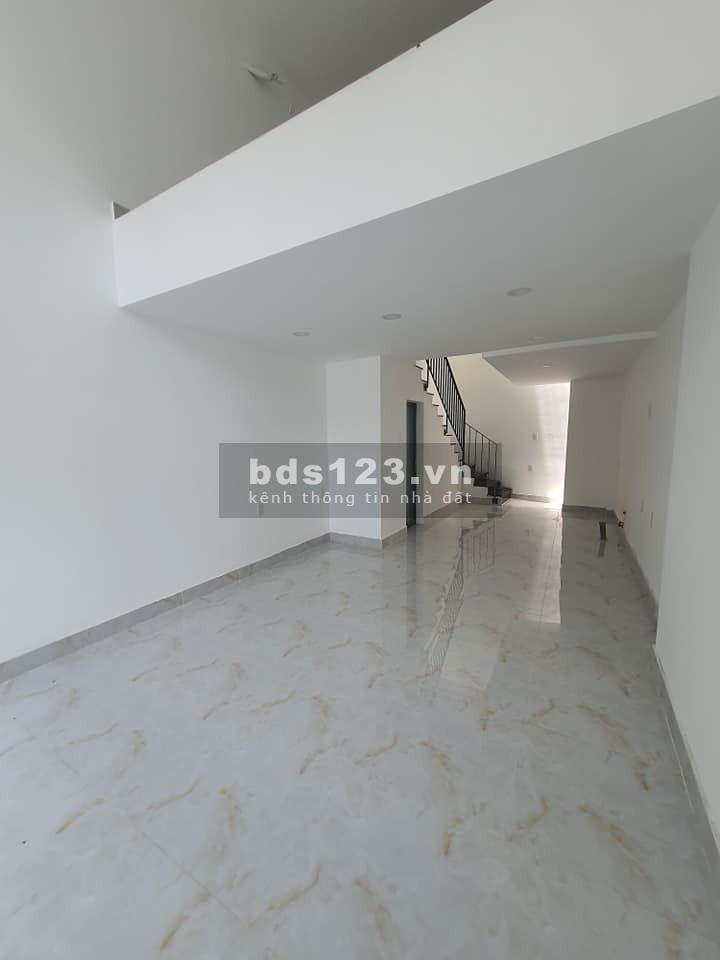 Bán Nhà Phố Trung Tâm Quận Gò Vấp. DT: 57m2. LH: 0932155399.