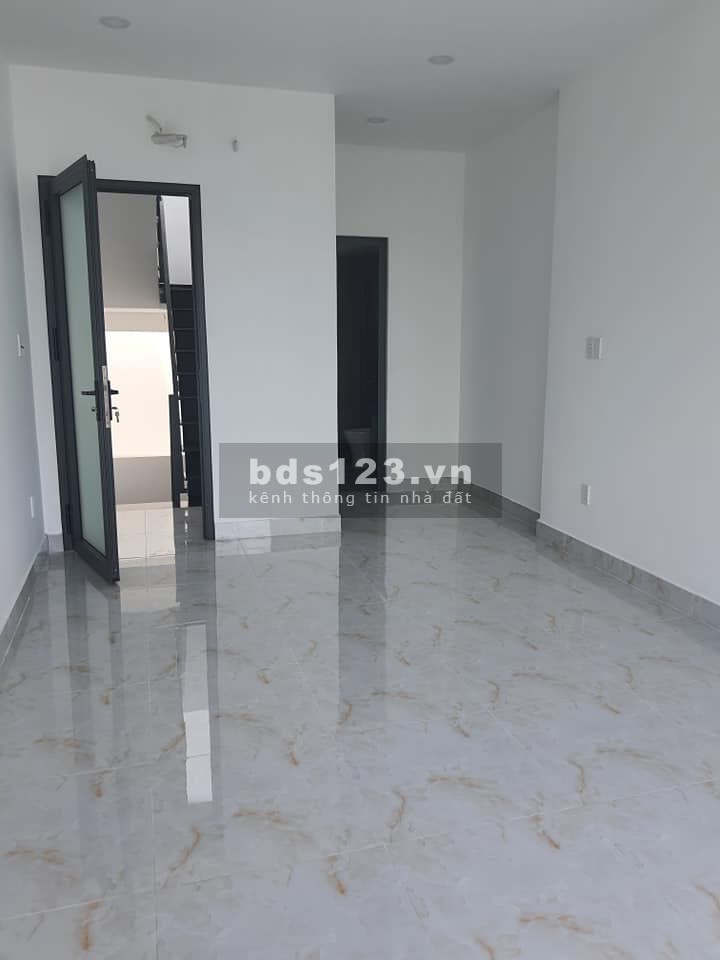 Bán Nhà Phố Trung Tâm Quận Gò Vấp. DT: 57m2. LH: 0932155399.