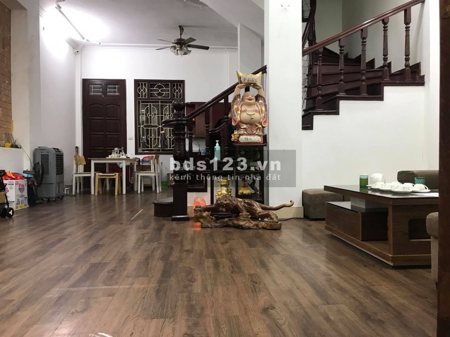 Nhà hiếm Gia Thụy, phân lô 75m, MT 6.2m, 4 tầng, ô tô, 7.65 tỷ