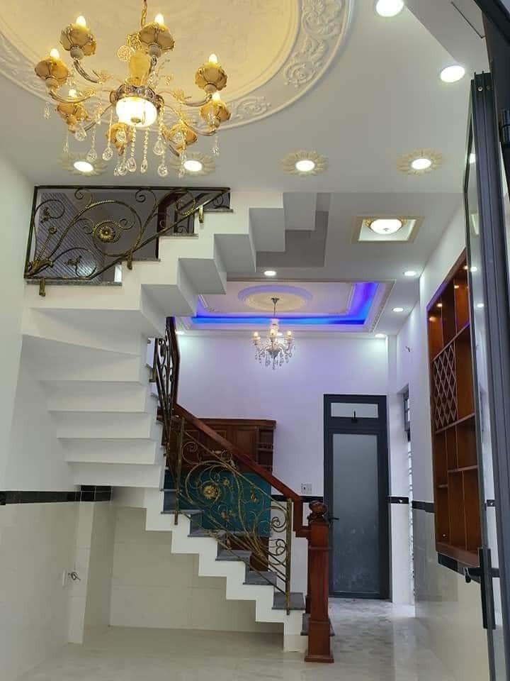 Bán Nhà Lý Thường Kiệt, Quận Tân Bình, 70m 4 tầng 6.6 tỷ, MTKD , ô tô đỗ cửa.