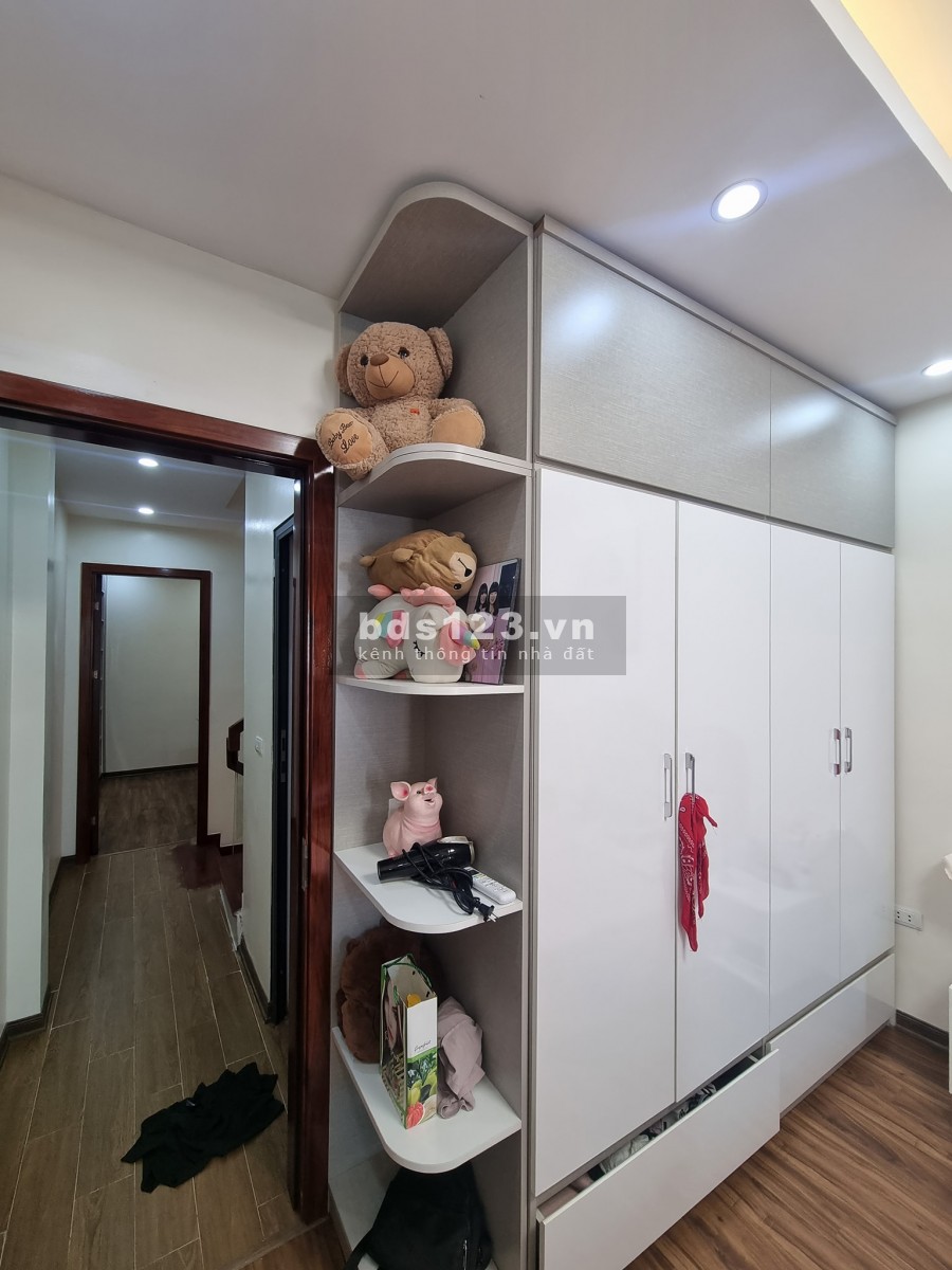 Bán Nhà Đội Cấn Ba Đình 35m, 5 tầng 3.5m mặt tiền giá 4.5 tỷ