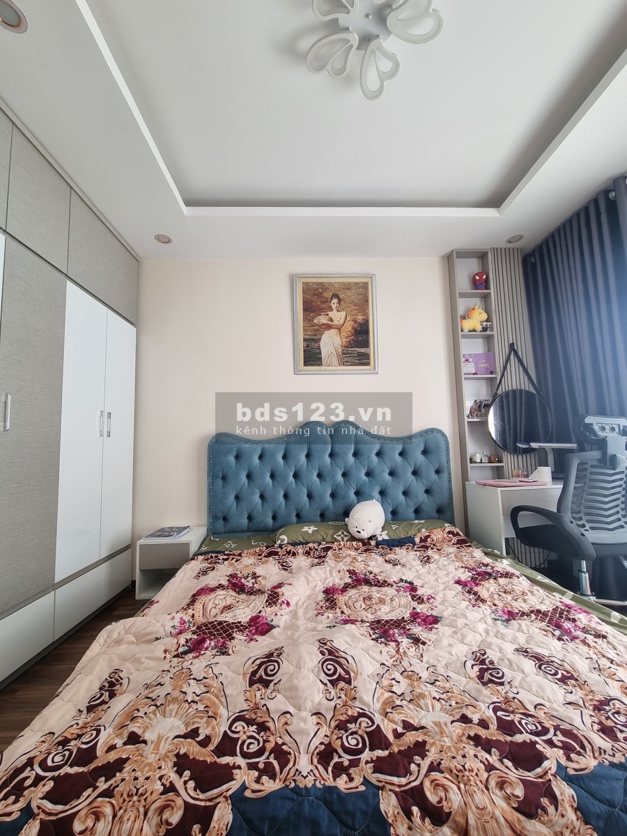 Bán Nhà Đội Cấn Ba Đình 35m, 5 tầng 3.5m mặt tiền giá 4.5 tỷ